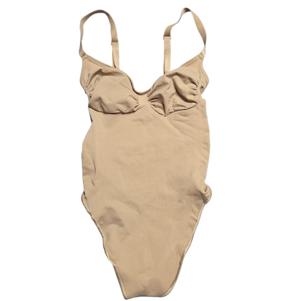 SKIMS SCULPTING BODYSUIT Body Shaper Thong Top Clay Tan Large NWOT